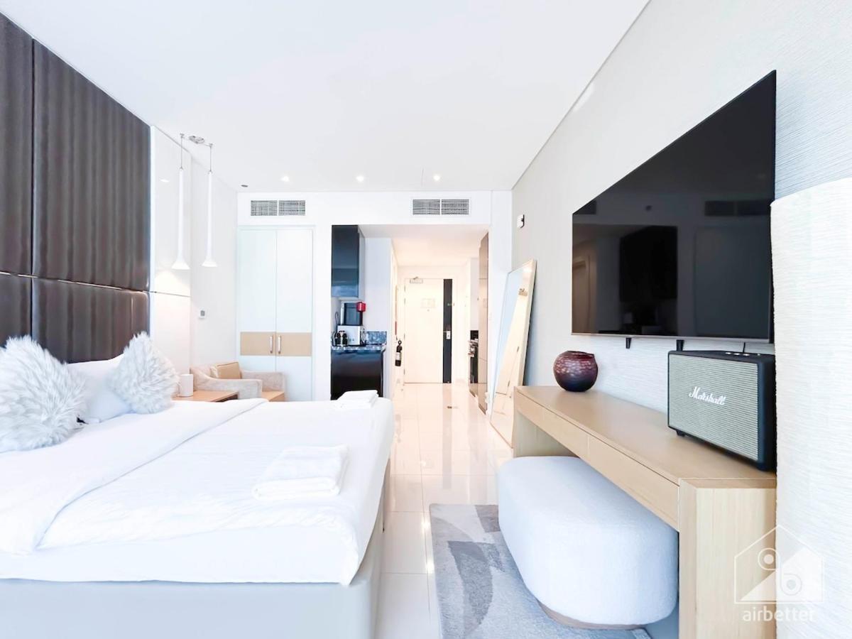 Luxury In Business Bay With Canal View Dubai